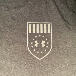 Under Armour Men's T-Shirt Size Medium Loose Fit